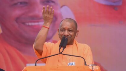 योगी सरकारची भेट! माफियानं कब्जा केलेल्या जागेवर गरिबांसाठी बांधली घरे