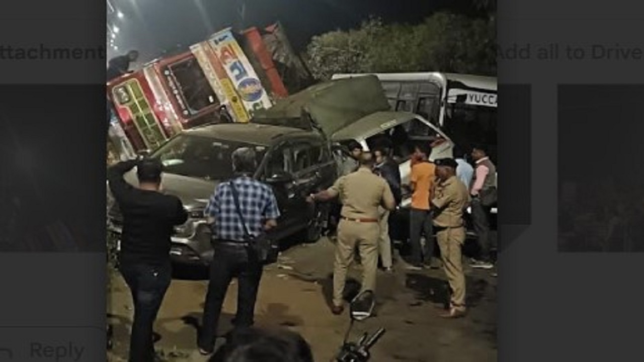 Kolhapur Accident : ऊसाने भरलेल्या ट्रकची वाहनांना जोरदार धडक; पाचजण गंभीर, वाहतूक ठप्प