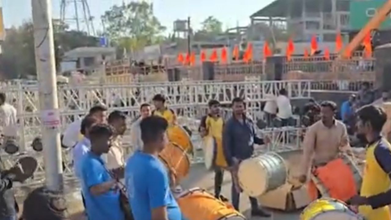 Ahilyanagar : अहिल्यानगर शहरात छत्रपती संभाजी महाराजांचा ब्राँझ पुतळा साकारला