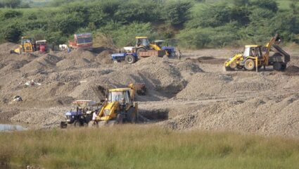 Amravati News: रेती कारवाईविरोधात अधिकाऱ्यांचा एल्गार, राज्यभर कामबंद आंदोलनाचा इशारा