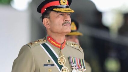 भारतासाठी धोक्याची घंटा! सीमेजवळ पाकिस्तानच्या लष्करी हालचाली; युद्धाच्या तयारीत मुनीर? 