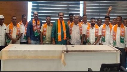 ऐन स्थानिक स्वराज्य संस्थांच्या निवडणुकीत बाळासाहेब पाटील गटाला धक्का; भाजपमध्ये अनेकांचा प्रवेश