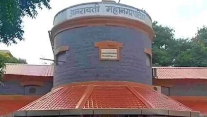 Maharashtra Politics : नामांकन तोंडावर, युती अंधातरीच; भाजप-काँग्रेसची ‘मौन रणनीती’ मित्रपक्षांसाठी घातक