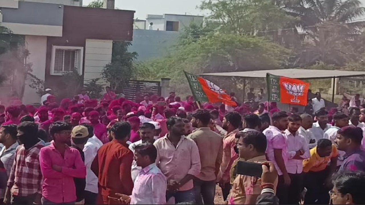 म्हसवड पालिकेवर भाजपचा झेंडा; विरोधकांचा सुपडासाफ, भाजप सर्व 21 ठिकाणी विजयी