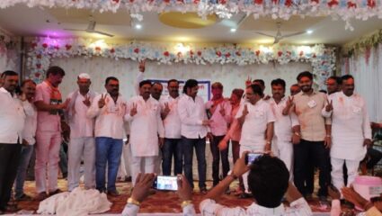 बार्शी बाजार समितीवर माजी आमदार राजेंद्र राऊत यांच्या गटाची निर्विवाद सत्ता; सर्वच्या सर्व 18 जागा जिंकल्या