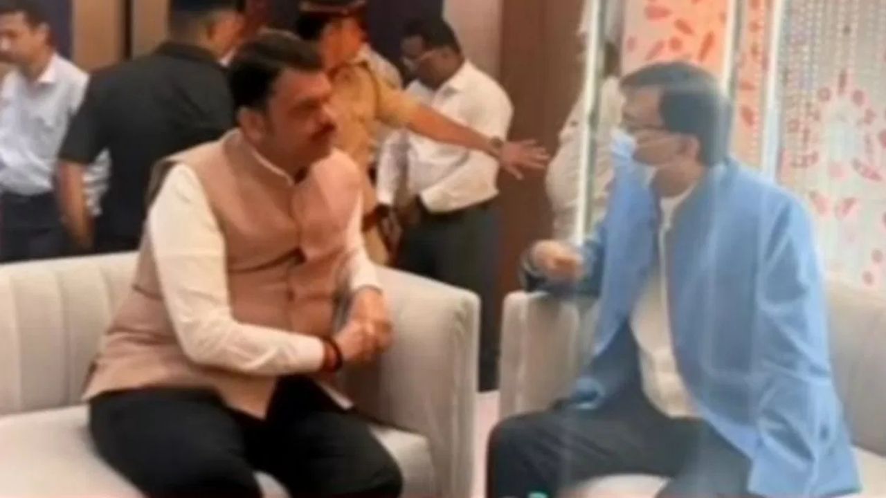 Raut-Fadnavis Meet : देवेंद्र फडणवीस अन् संजय राऊत यांची खास भेट; राजकीय वर्तुळात चर्चांना उधाण