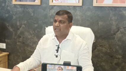 Maharashtra Local Body Election Result 2025 : चिपळूण नगरपालिकेत महायुतीचा दणदणीत विजय; उमेश सकपाळ नगराध्यक्षपदी विराजमान