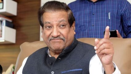 Prithviraj Chavan : ऑपरेशन सिंदूरमध्ये आपण पहिल्याच दिवशी पाकिस्तानकडून हारलो…! महाराष्ट्राचे माजी मुख्यमंत्री बरळले