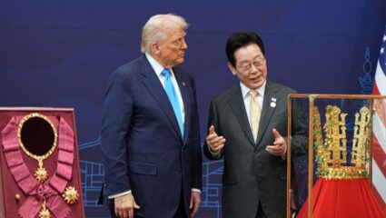 White House : Donald Trump यांनी दक्षिण कोरियाच्या राष्ट्राध्यक्षांना दिली व्हाईट हाऊसची ‘सोन्याची चावी’; जाणून घ्या कारण