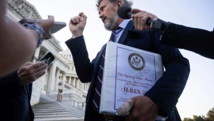 Epstein Files : एपस्टीन प्रकरण पुन्हा चर्चेत! लाखो नवे दस्ताऐवज सापडले; आणखी मोठे खुलासे होणार?