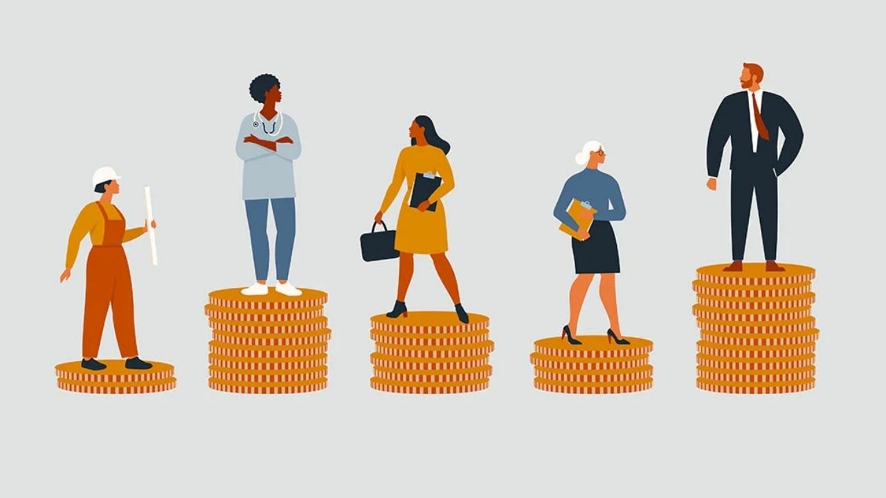 समान कामासाठी समान वेतन होणार लागू; मात्र सरकारी कर्मचाऱ्यांसाठी विशेष पक्षपात का?