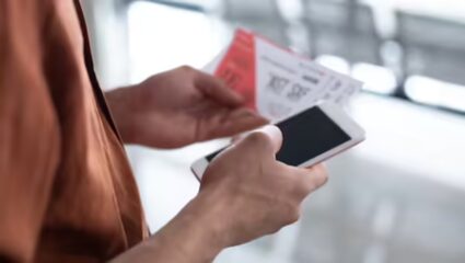 Ai AC Tickets Fraud : चक्क AI वापरून बनवला AC Local चा पास, पुन्हा रेल्वे तिकीट घोटाळा प्रकरण समोर