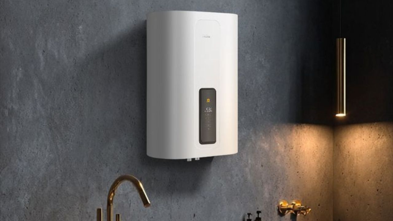 Tech Tips: हिवाळ्यात गिझर बनू शकतो टाईमबॉम्ब! एक छोटी चूक आणि होऊ शकतो मोठा धमाका, असं राहा सुरक्षित