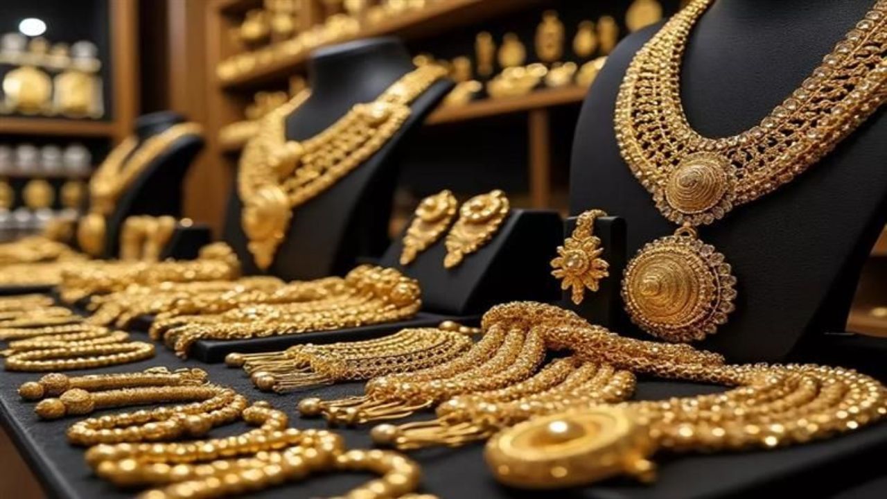 Todays Gold-Silver Price: सोन्याचे दर अचानक कोसळले, चांदीची किंमत झपाट्याने वाढली! जाणून घ्या सविस्तर
