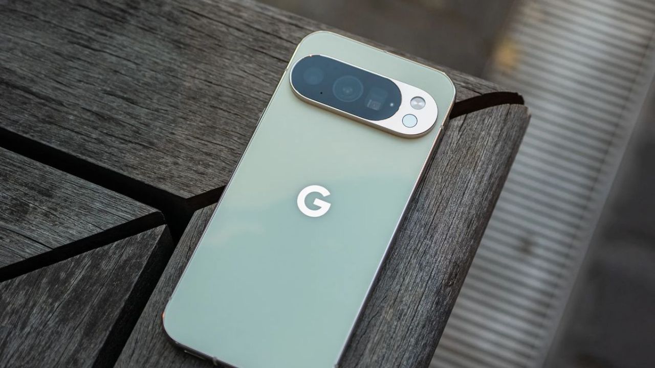 Amazon Offers: इतका स्वस्त कधीच नव्हता! तब्बल 20 हजार रुपयांच्या डिस्काऊंटसह खरेदी करा ‘हा’ Google स्मार्टफोन, अशी आहे ऑफर Amazon Offers: इतका स्वस्त कधीच नव्हता! तब्बल 20 हजार रुपयांच्या डिस्काऊंटसह खरेदी करा ‘हा’ Google स्मार्टफोन, अशी आहे ऑफर