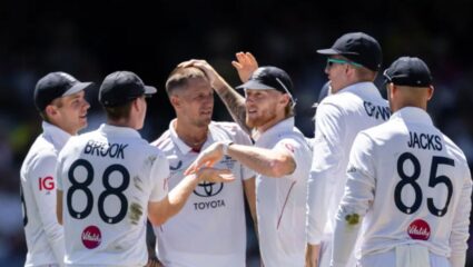 Ashes 2025 : समुद्रकिनाऱ्यावर दारू पिणे पडणार महागात! अ‍ॅशेस मालिकेदरम्यान इंग्लंडच्या क्रिकेटपटूंचे गैरवर्तन; चौकशी होणार 