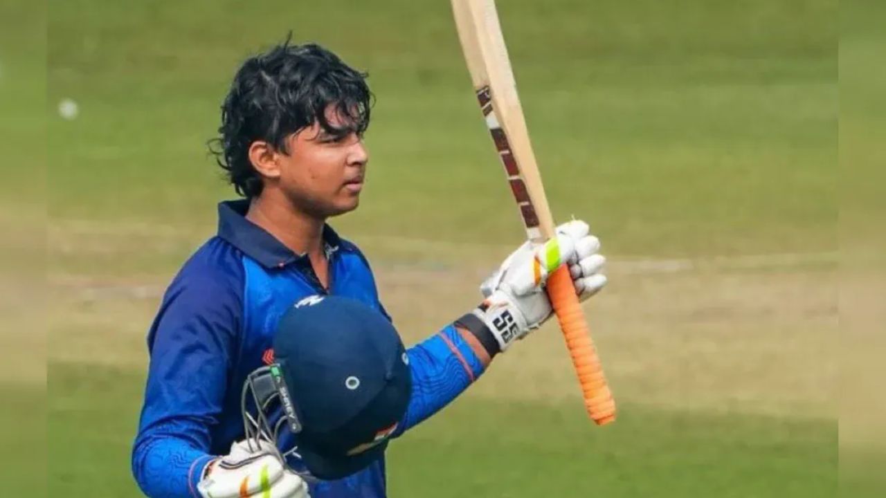 Vijay Hazare 2025 : वैभव सूर्यवंशीने विश्वविक्रम केला उद्ध्वस्त! डिव्हिलियर्सला दिला धोबी पछाड; 62 वर्षांत पहिल्यांदाच घडले…