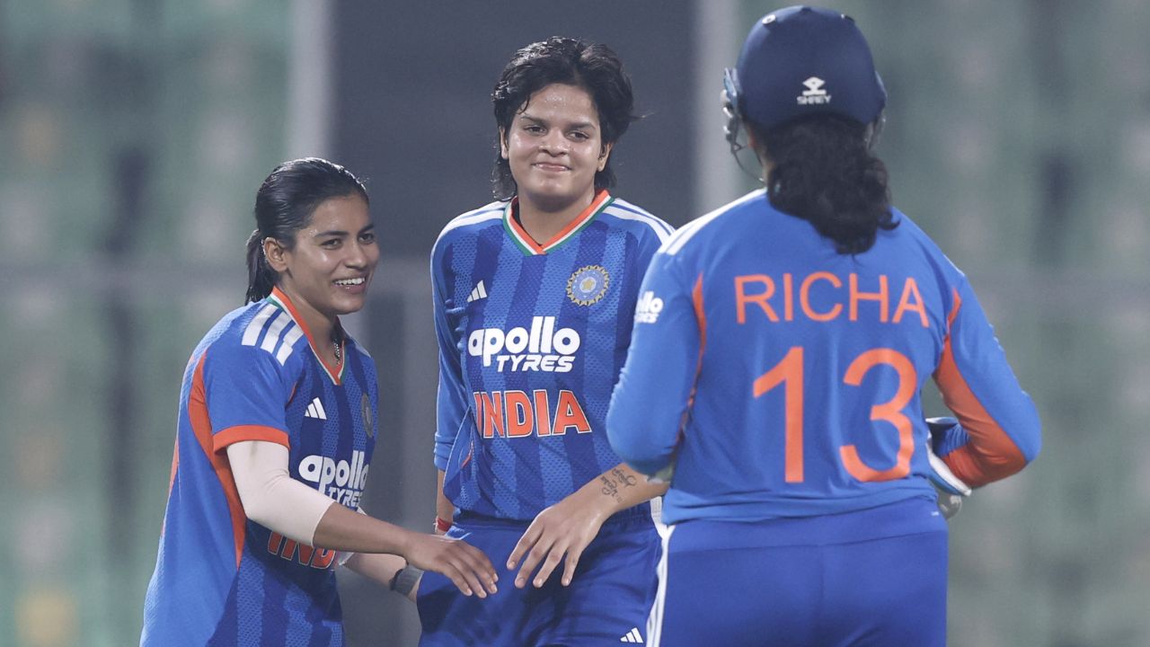 IND VS SL W 5th T20I : भारताकडुन श्रीलंकेचा सुपडा साफ! कौर आर्मीचे पाच सामन्यांच्या टी-20  मालिकेत 5-0 असे निर्भेळ यश