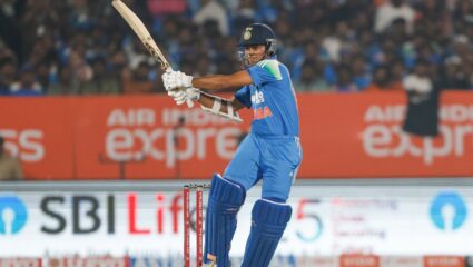 IND vs SA 3rd ODI : विशाखापट्टणममध्ये यशस्वी जयस्वालचे शानदार शतक! ODI क्रिकेटमध्ये पहिल्यांदाच शतकी खेळी 