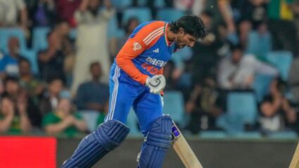 IND vs SA T20I series : कटकमध्ये तिलक वर्माचा सुपरमॅन शो! चेंडू टोलवला थेट स्टेडियमबाहेर… ; पहा VIDEO