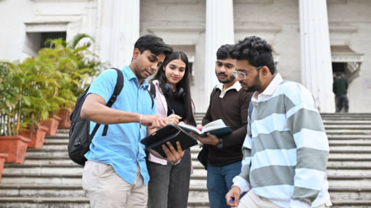 पुन्हा अकरावी विशेष फेरी, चाललंय तरी काय?  सुधारित वेळापत्रक जाहीर