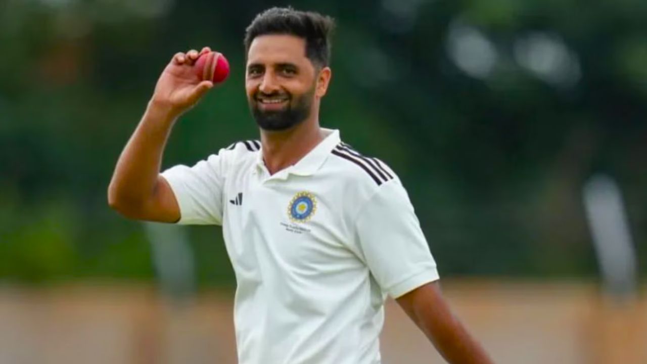 IPL 2026 Mini Auction : काश्मीरचा आकिब दार IPL 2026 मध्ये फोडणार डरकाळी! ‘या’ संघाने मोजले 8.40 कोटी रुपये 