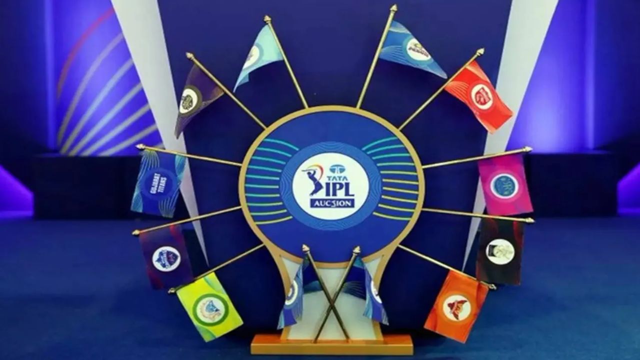 IPL 2026 Mini Auction : IPL मधील खेळाडूंना फ्रँचायझी कोटींचे पेमेंट कसे करते? काय आहे पद्धत; जाणून घ्या.. 
