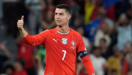 Cristiano Ronaldo:  फुटबॉलपटू क्रिस्टियानो रोनाल्डो गाठणार 1000 गोलचा टप्पा! व्यक्त केला निर्धार 