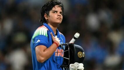 IND W vs SL W : शफाली वर्माला खुणावतोय विश्वविक्रम! श्रीलंकेविरुद्ध 75 धावा करताच लिहिला जाईल इतिहास 