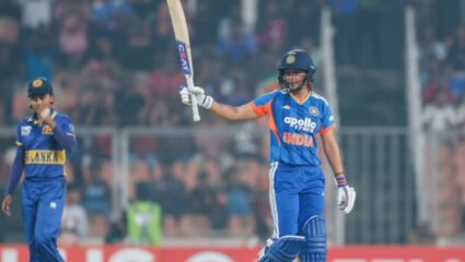 IND VS SL W 5th T20I : भारताचे श्रीलंकेसमोर विजयासाठी 176 धावांचे लक्ष्य! हरमनप्रीत कौरचे शानदार अर्धशतक 