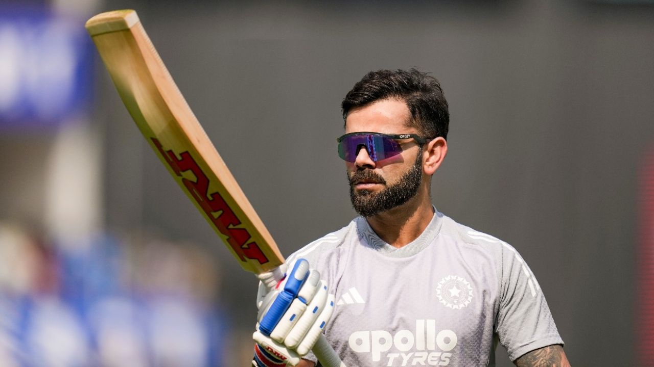 Vijay Hazare Trophy 2025 : लिस्ट ए क्रिकेटमध्ये विराट कोहलीचा विक्रम! चौकार लगावताच सचिन तेंडुलकरच्या क्लबमध्ये केली रॉयल एंट्री