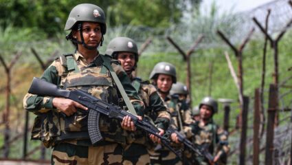 SSB Alert : India-Nepal सीमेवर सुरक्षा यंत्रणा हाय अलर्टवर; घुसखोरांना रोखण्यासाठी दोन्ही देशाने घेतला ‘हा’ कठोर निर्णय