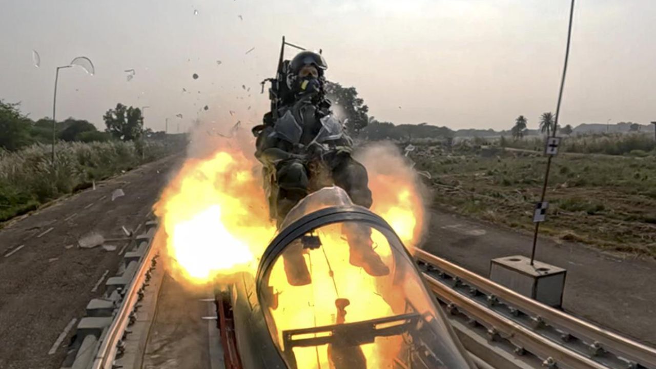 DRDO चा संरक्षण क्षेत्रात नवा विक्रम! लढाऊ विमानासाठीच्या स्वदेशी एस्केप यंत्रणेची यशस्वी चाचणी