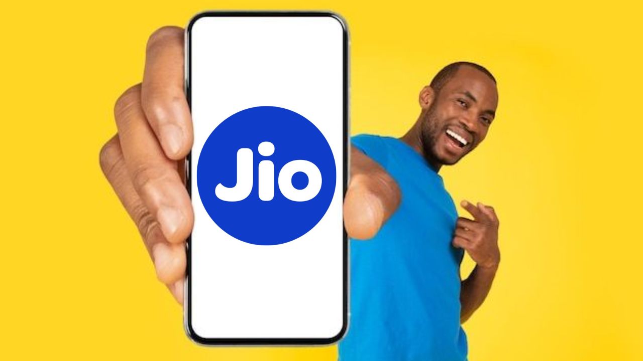 New Year 2026: करोडो यूजर्सना जिओने दिलं नवीन वर्षांचं खास सरप्राईज, लाँच केले 3 नवीन प्रीपेड प्लॅन्स