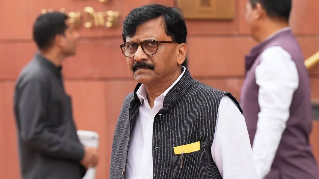 Sanjay Raut News : शिंदे सेनेचा कोथळा हा अमित शाहांचं काढणार अन् 35 आमदार फोडणार..; संजय राऊतांचा दावा