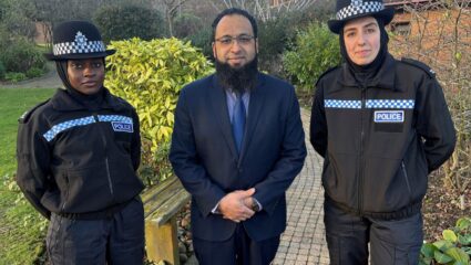 UK Police : ब्रिटनने महिलांच्या सुरक्षेसाठी उचलले क्रांतिकारी पाऊल; ‘Magnetic Hijab’ बनणार सुरक्षाकवच, वाचा कसे ते?