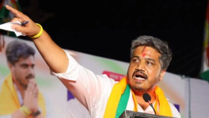 Rohit Pawar RSS Allegation: सरकारी विद्यापिठांच्या उच्च पदांवर RSSचा ताबा…; रोहित पवारांच्या आरोपांमुळे राजकारण तापणार