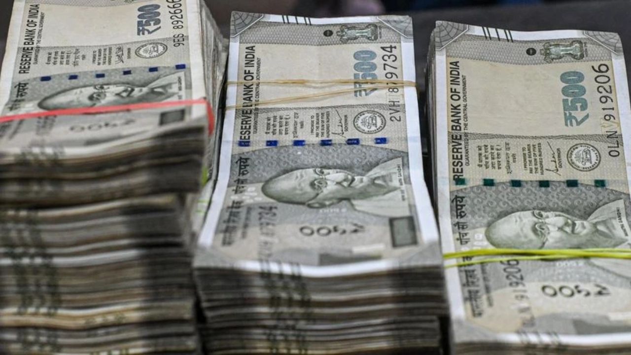 CobraPost investigation: ५ वर्षांत २५ हजार कोटी रोख व्यवहार; १४ बँकांचा उल्लेख, कोबरापोस्टचा खळबळजनक अहवाल