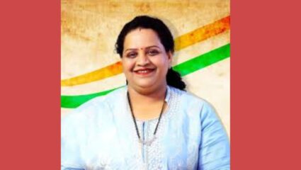 Mumbai Politics: मुंबईत शरद पवारांना मोठा धक्का; शहराध्यक्षा राखी जाधवांनी सोडली साथ