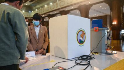 Myanmar Election : सत्तापालटानंतर ५ वर्षांनी म्यानमारमध्ये निवडणुका ; पहिल्या टप्प्यातील मतदानाला सुरुवात