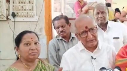 Nanded : साई मंदिरात माजी महापौर शीला भवरे यांच्या उपस्थितीत श्री दत्तात्रय जन्मोत्सव उत्साहात साजरा