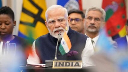 Year Ender 2025 : PM मोदींचा जागतिक स्तरावर डंका! एका वर्षात तब्बल 18 देशांच्या संसदेत घुमला आवाज