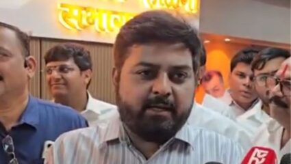 कल्याणमध्ये शिवसेना शिंदे गटाला मोठा धक्का; बड्या नेत्याचा भाजपमध्ये प्रवेश