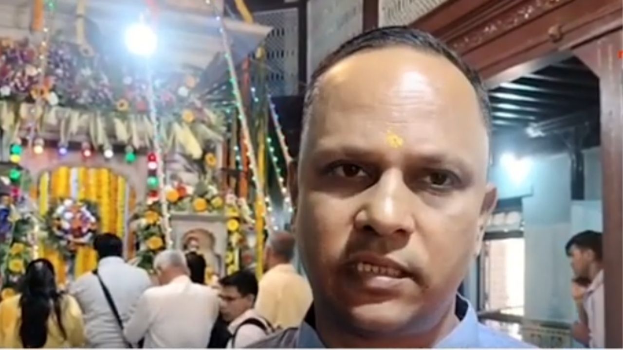 Thane : दीडशे वर्षे जुन्या दत्त मंदिरात भक्तांची अलोट गर्दी