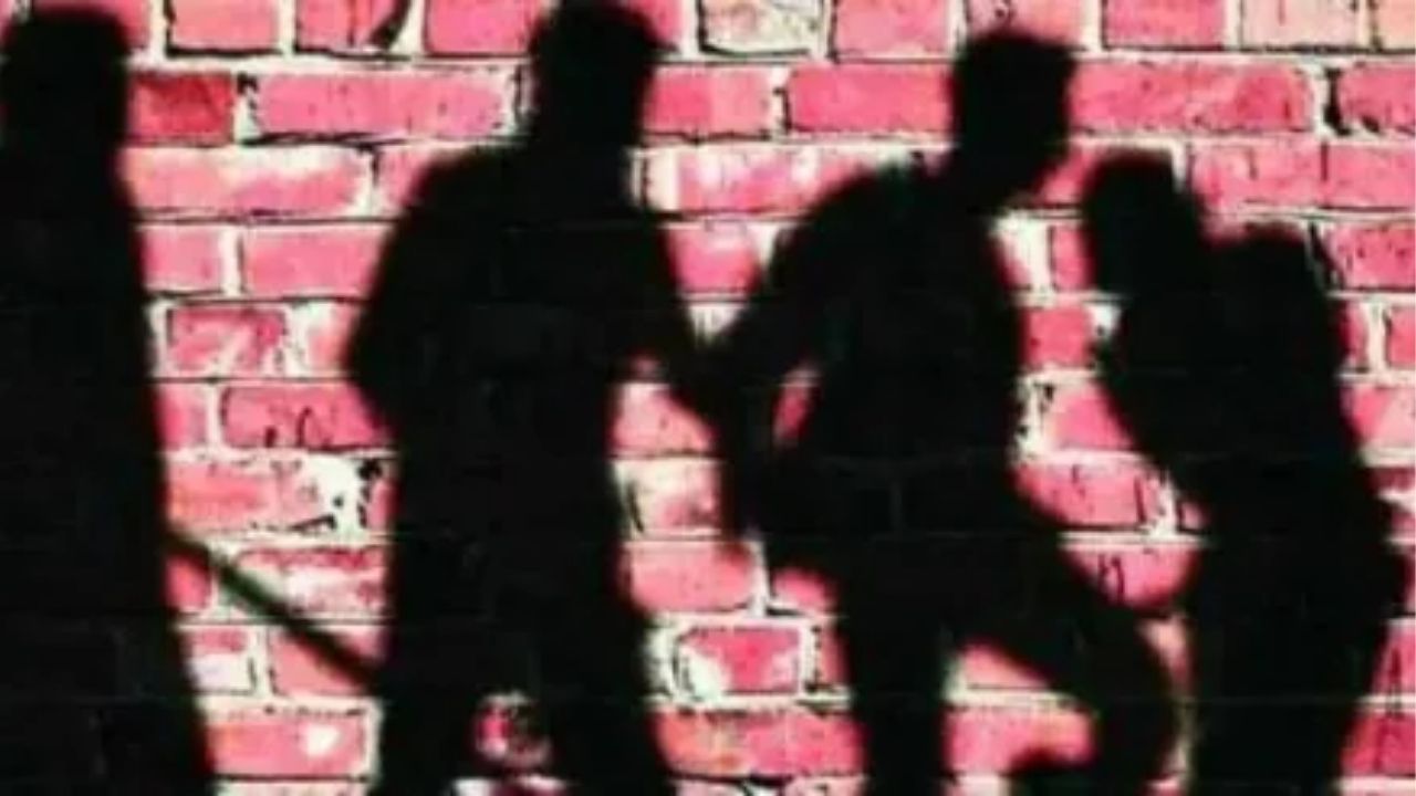 Beed Crime: ग्रामसेवकाला गावगुंडांची अमानुष मारहाण; शरीर काळे-निळे, रक्तबंबाळ अवस्थेत रुग्णालयात दाखल