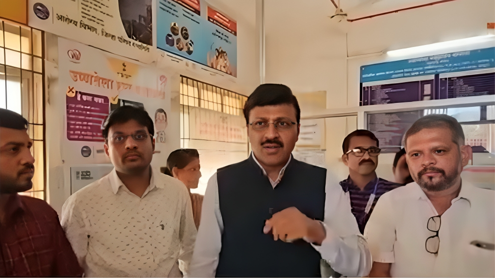 Ratnagiri : डॉ. ओमप्रकाश शेटये यांची दापोली उपजिल्हा रुग्णालयाला अचानक भेट