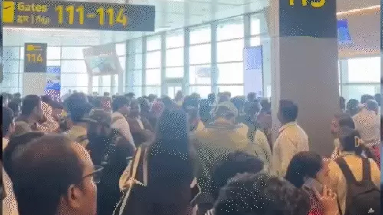 Bengaluru एअरपोर्ट बॉम्बने उडवण्याची धमकी अन् आज 42 उड्डाणे रद्द; देशातील अनेक विमानतळांवर…