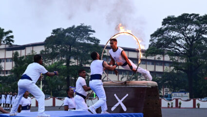 INS शिवाजीत Navy Day उत्साहात साजरा; शौर्य, परंपरा आणि आत्मनिर्भरतेचा अभिमान