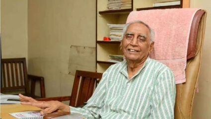 Baba Adhav Passed Away: ‘श्रमिकांचं आभाळ फाटलं’; ज्येष्ठ समाजसेवक बाबा आढाव यांचे दु:खद निधन