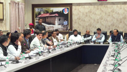 Devendra Fadnavis: पुणे महानगर क्षेत्रात 220 प्रकल्पांची कामे; 32 हजार 523 कोटींचा निधी मंजूर